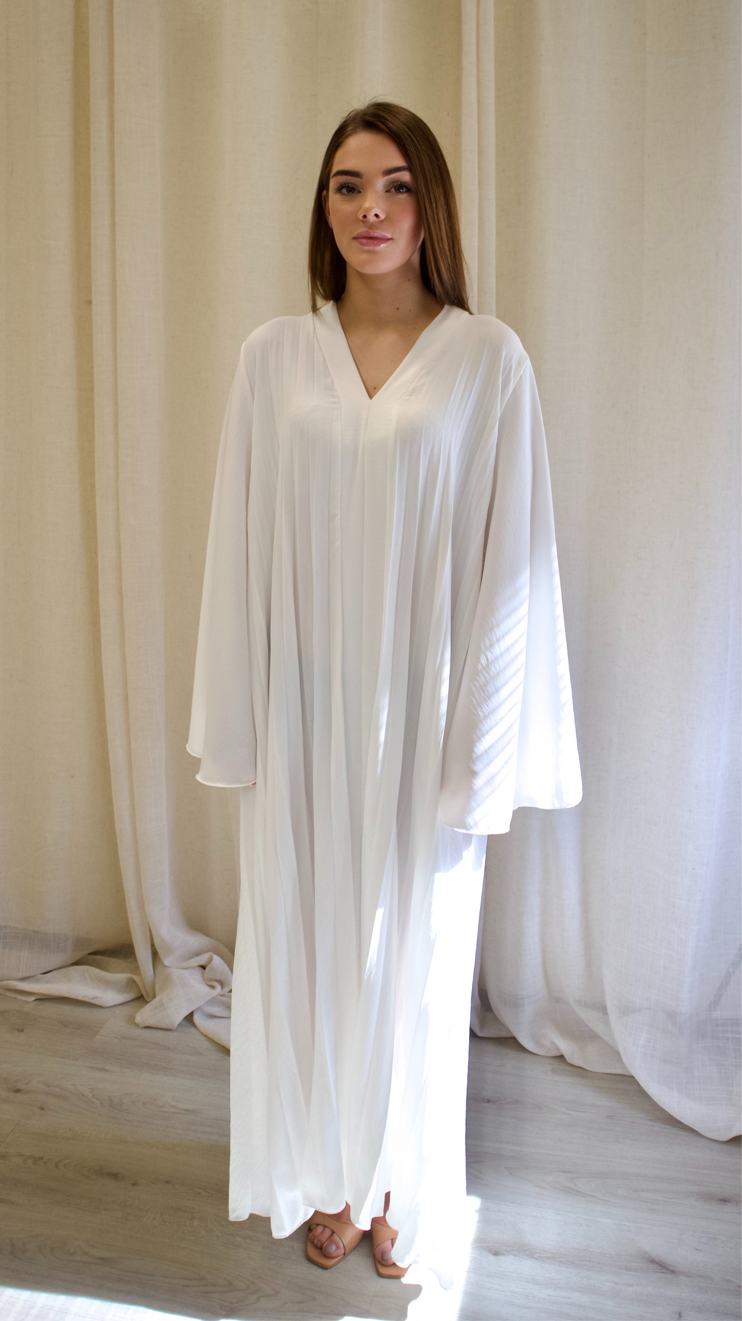 Layerad Abaya White